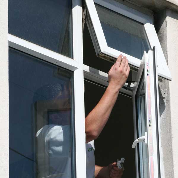 Emergency window repair in Dallas for broken or shattered glass