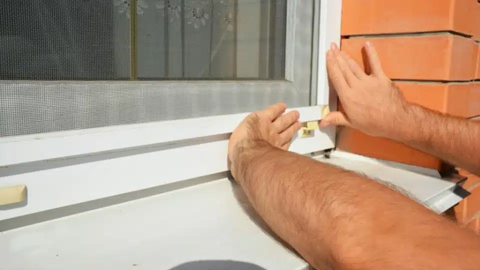 Technician arriving for window seal diagnostic in Dallas